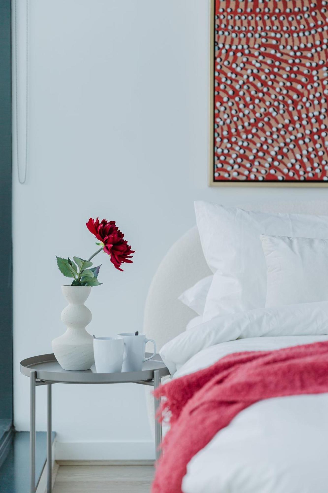 A 2br With Harbour Views And Free Parking Apartment *