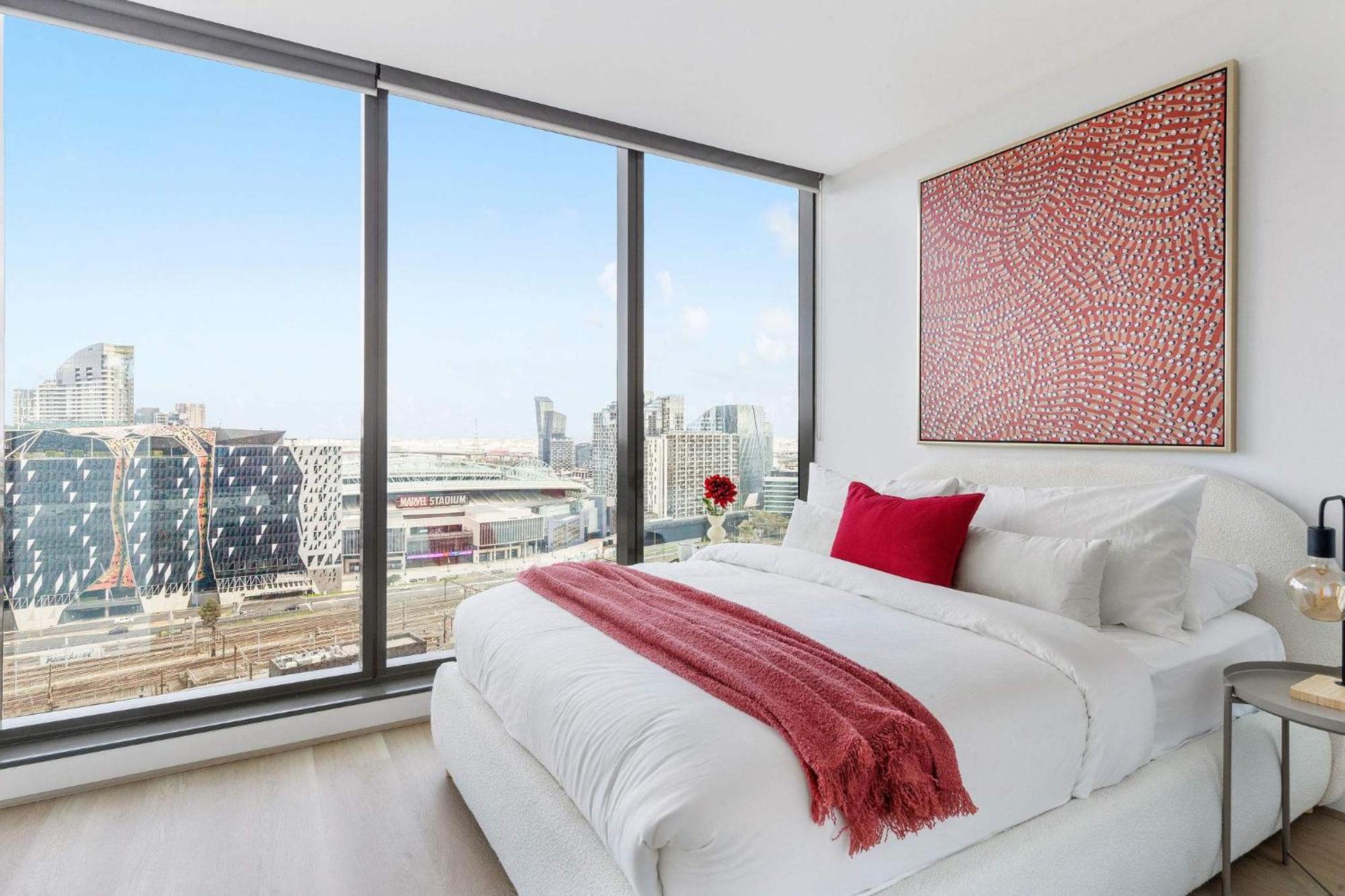A 2br With Harbour Views And Free Parking