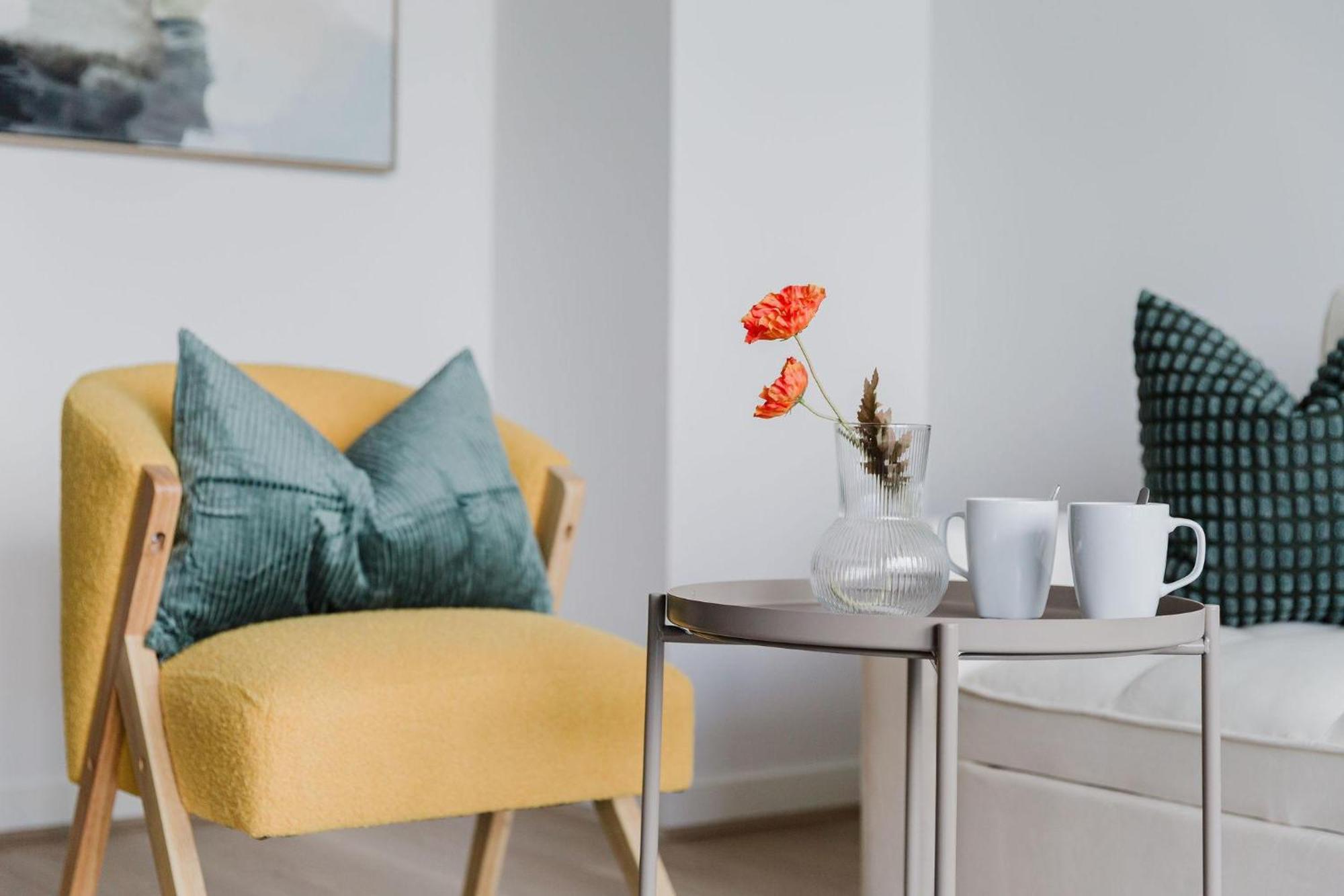 A 2br With Harbour Views And Free Parking *