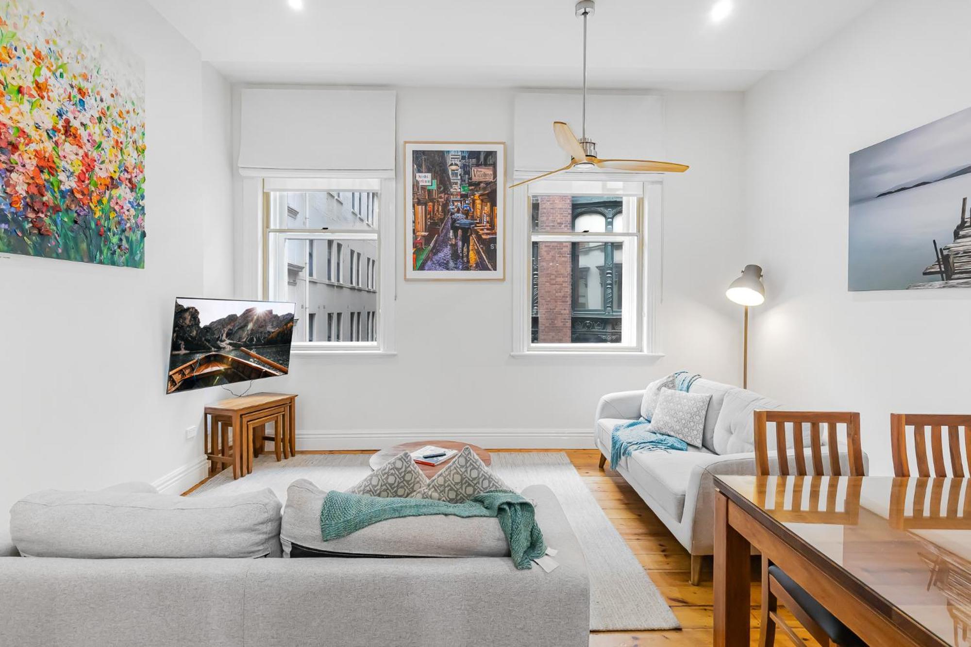 Aparthotel Flinders Lane 4*