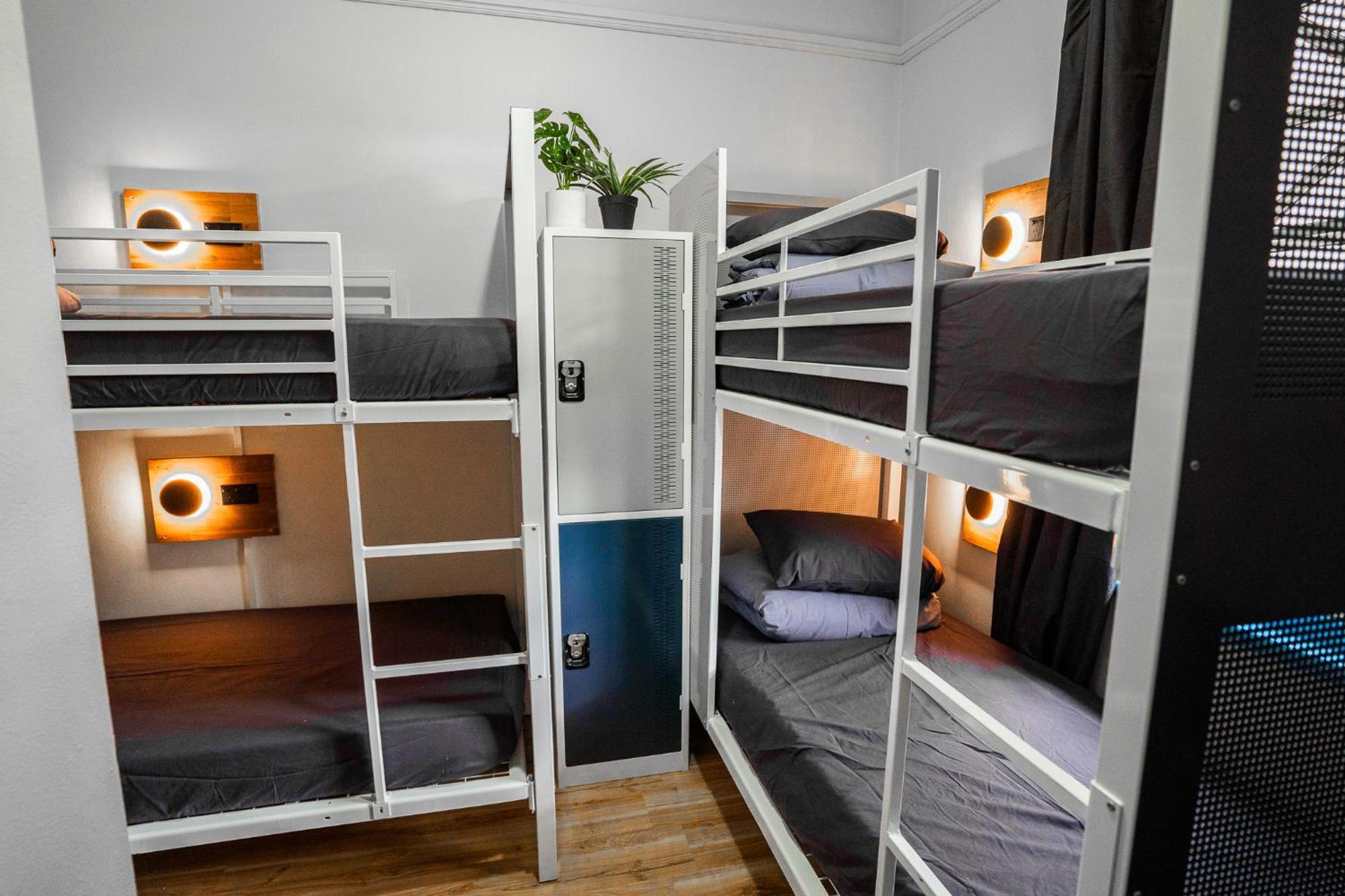 Mad Monkey Melbourne Hostel *