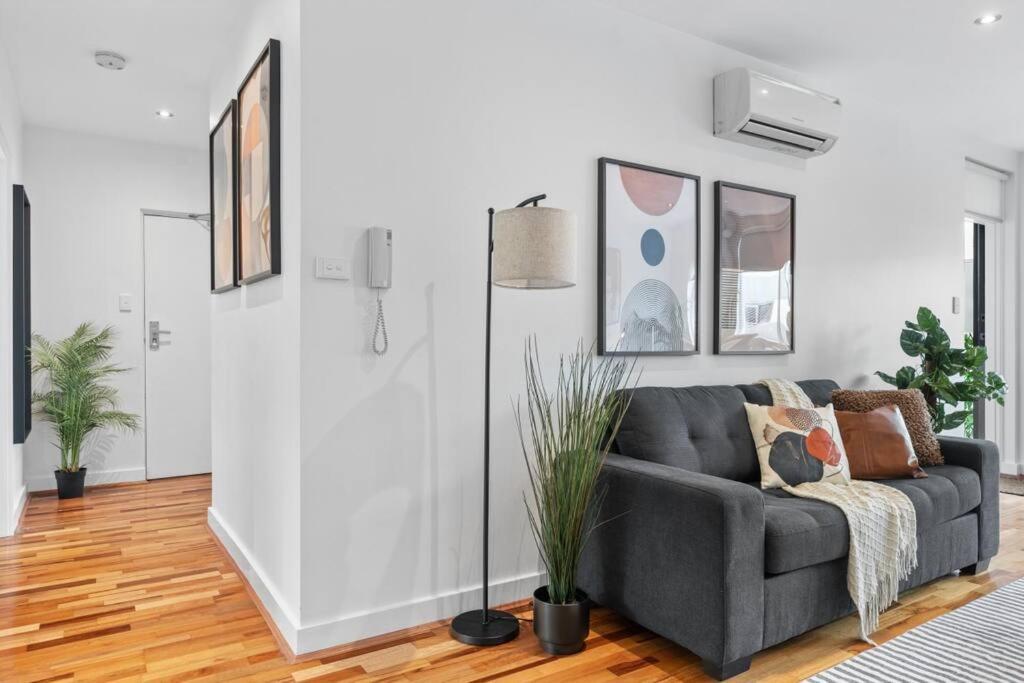 Apartment Hidden Gem At Caulfield Park *