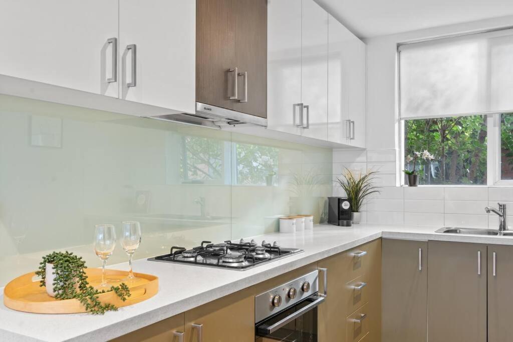 Apartment Hidden Gem At Caulfield Park *