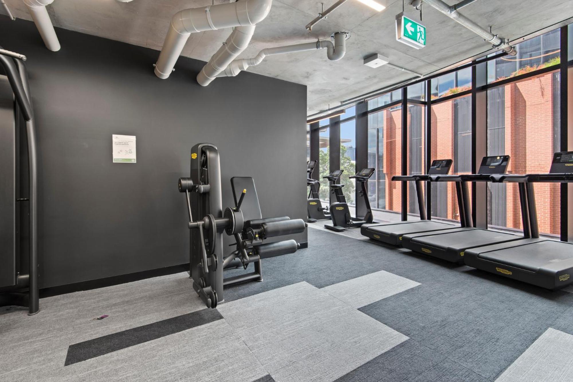 Executive 2-bed With Views, Gym And Pool Melbourne