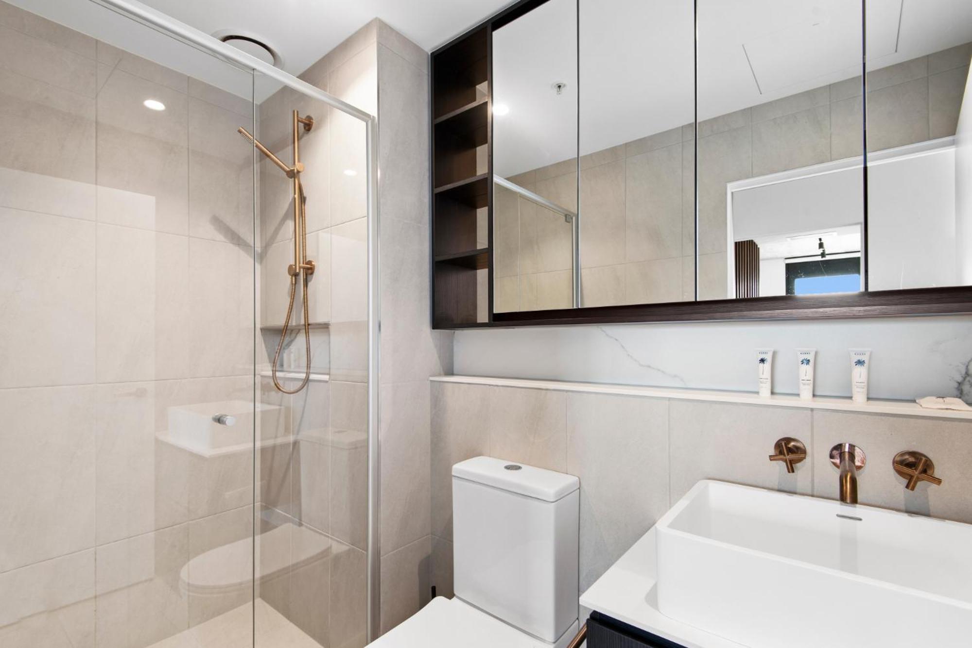 Executive 2-bed With Views, Gym And Pool Melbourne