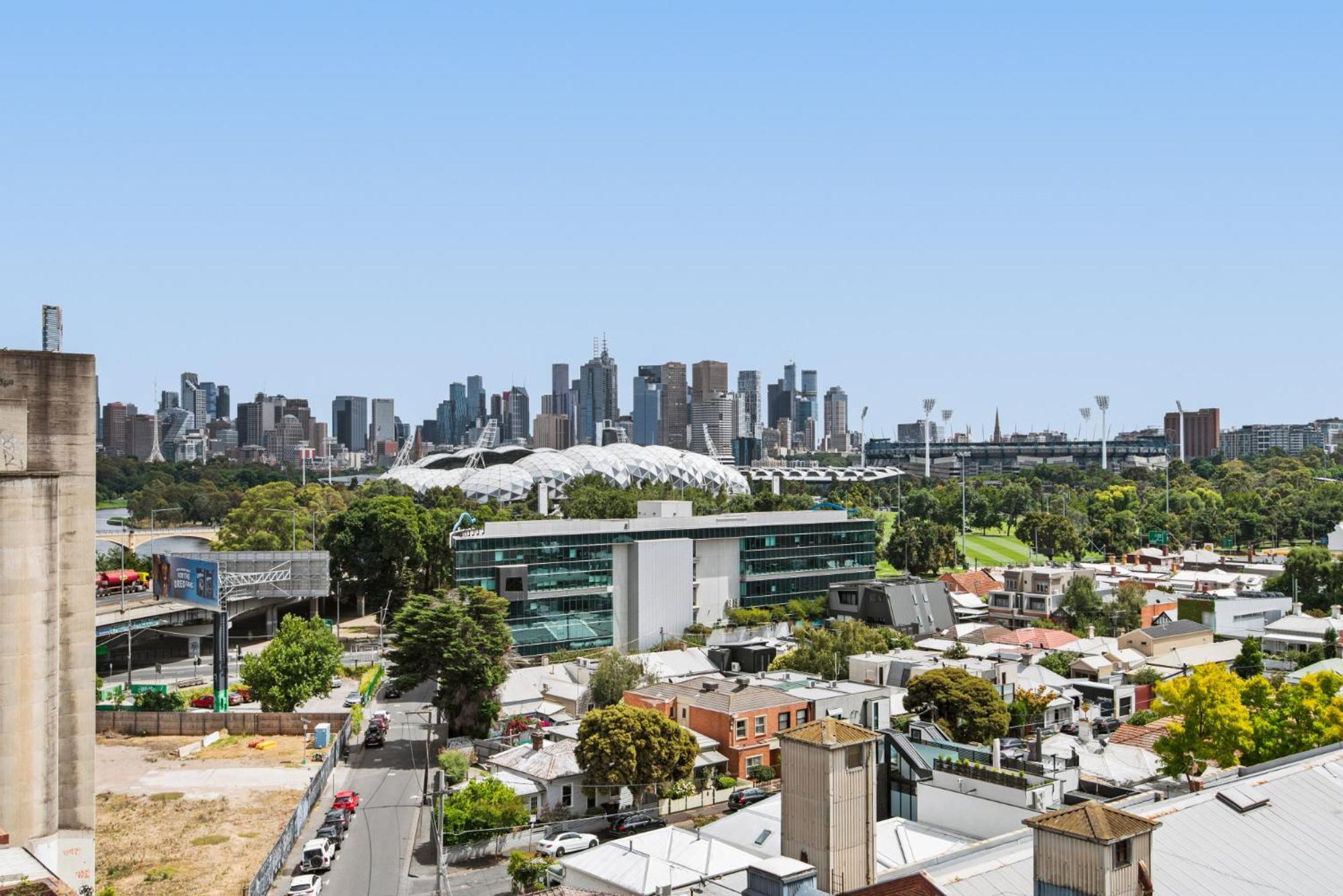 Executive 2-bed With Views, Gym And Pool