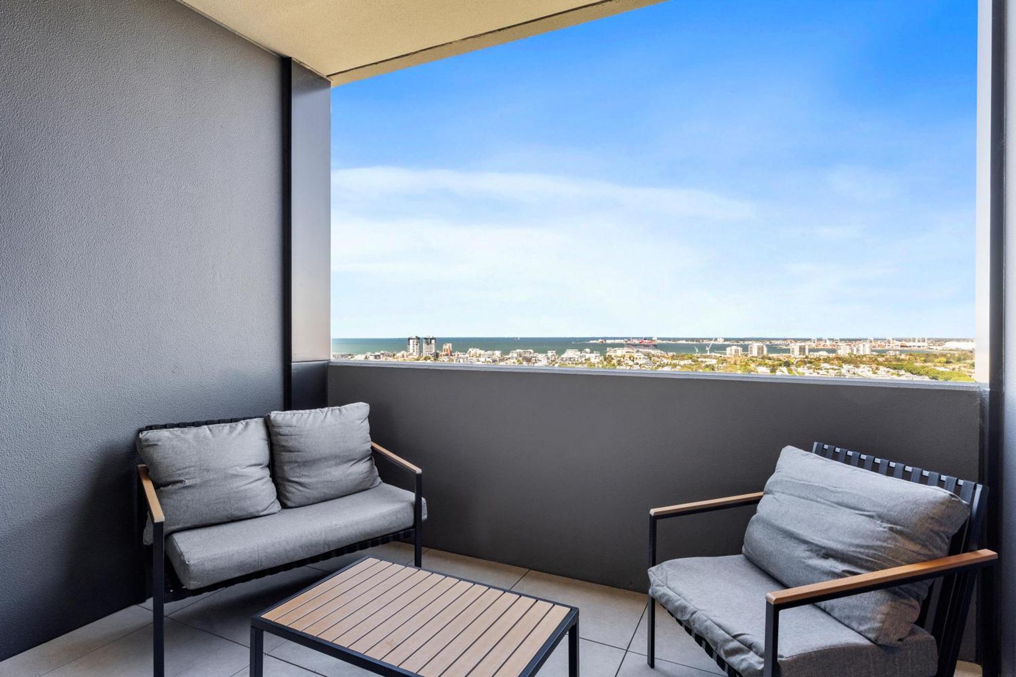 Brand New With Stunning Views & Wifi Melbourne