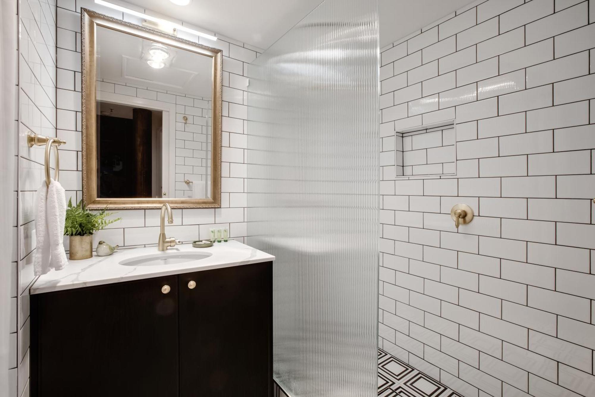 Apartment Retro Meets Industrial At Heritage Bond Store Melbourne