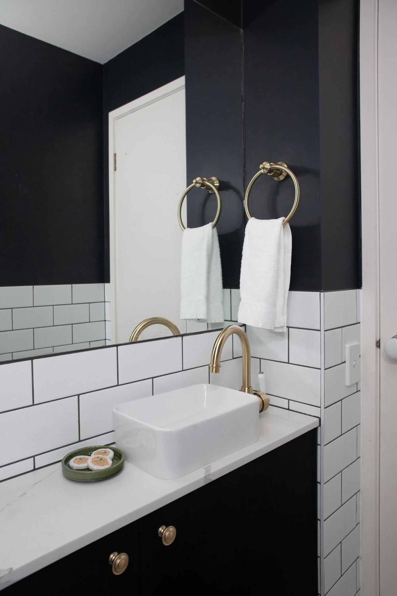Retro Meets Industrial At Heritage Bond Store Apartment