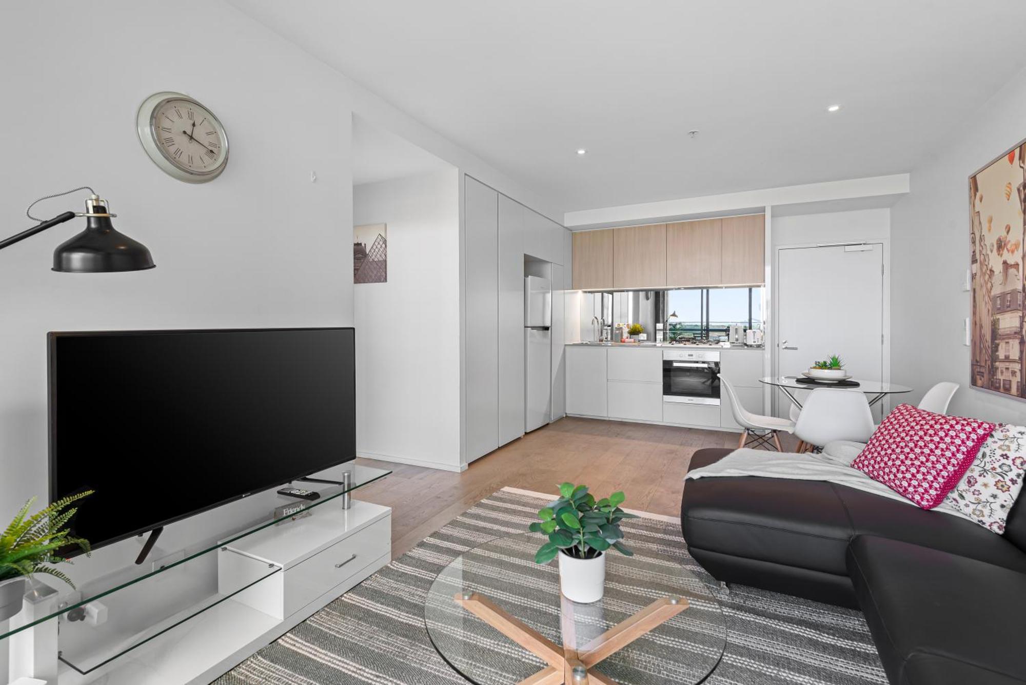 Complete Host Collins St * Melbourne