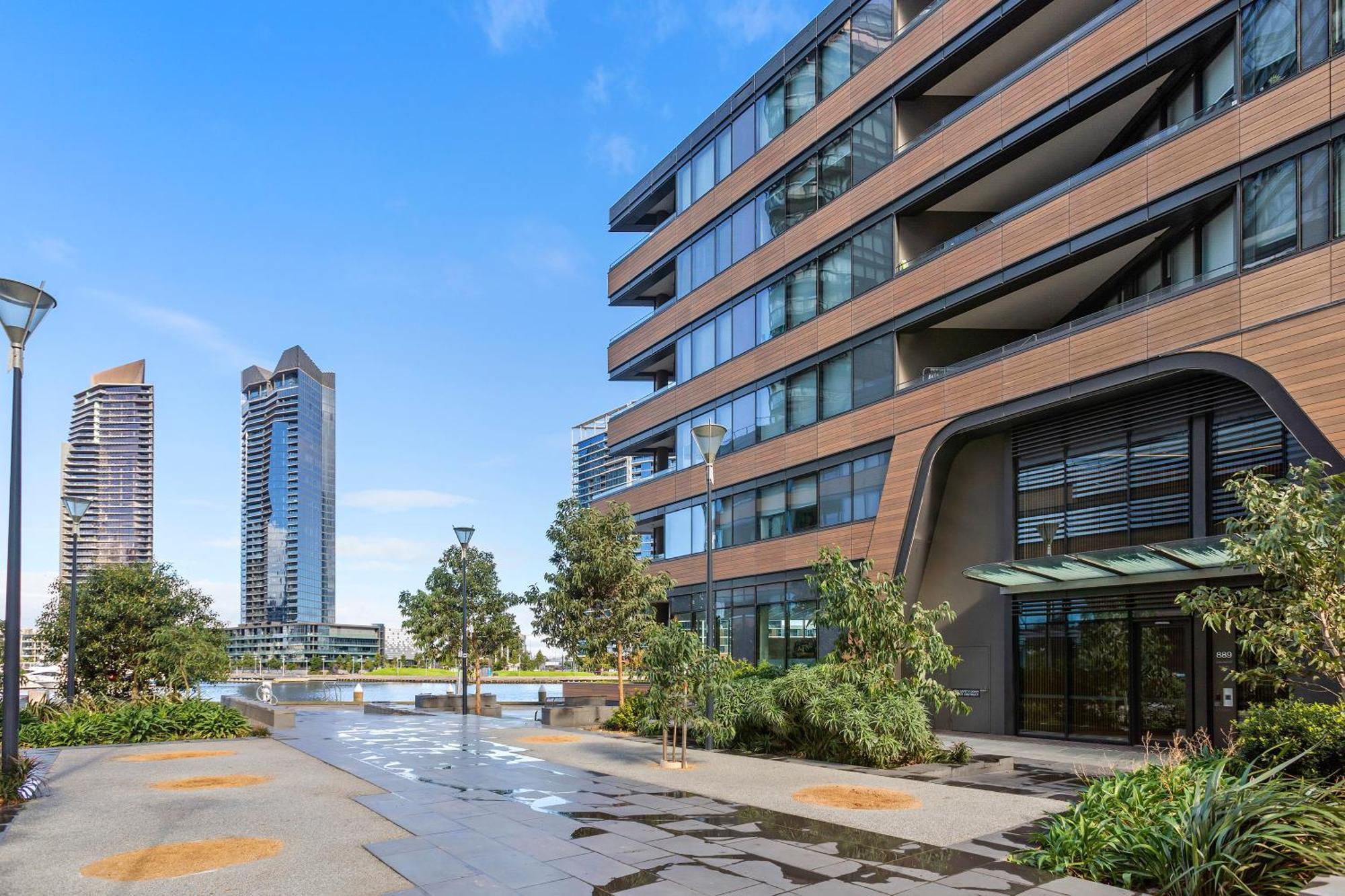 Apartment Complete Host Collins St *