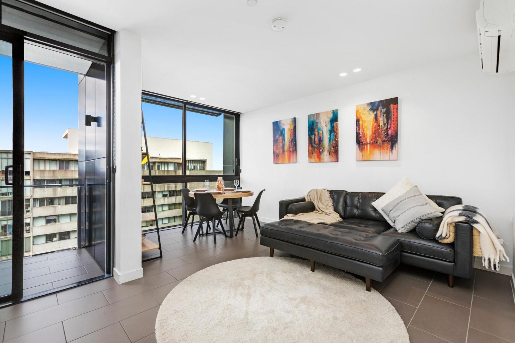 Complete Host Elm * Melbourne