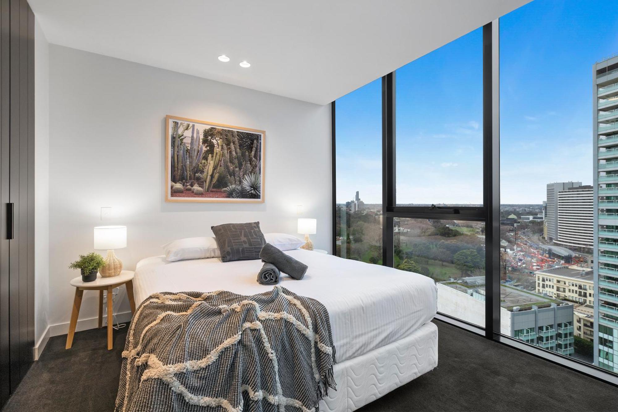 Complete Host Elm * Melbourne