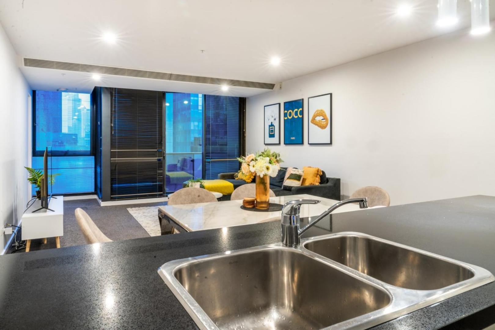 Mega Style Southbank Grand Apartment