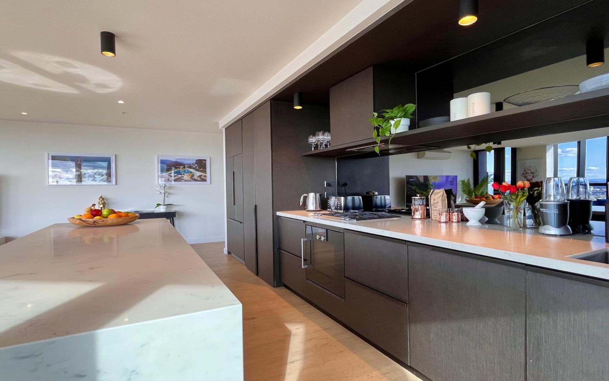 6 Star Panoramic Luxury South Yarra Apartment *