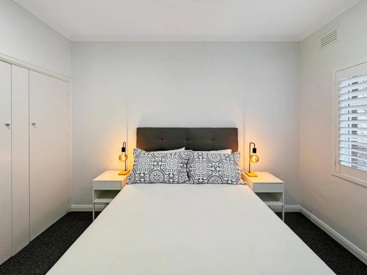 Luxurious Art Deco Abode Opposite Park Apartment *
