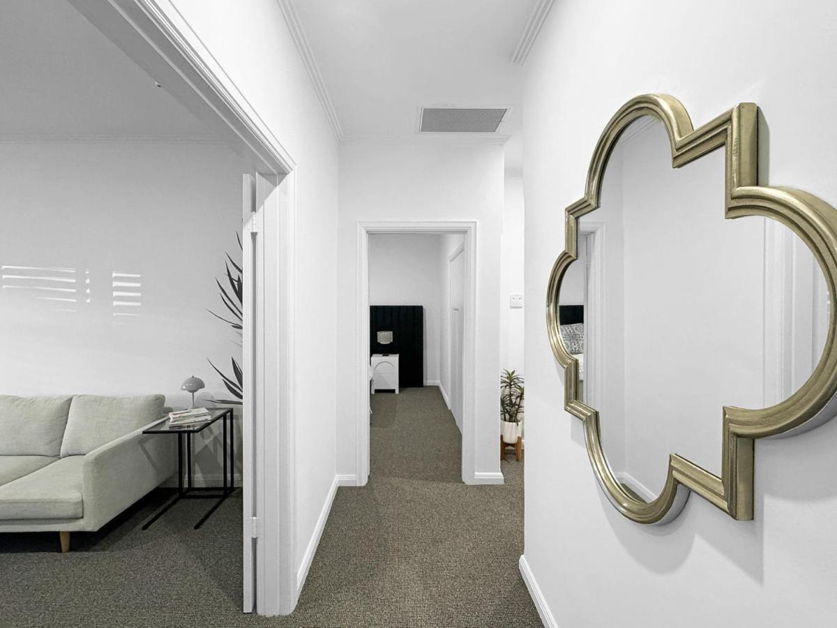 Apartment Luxurious Art Deco Abode Opposite Park Melbourne