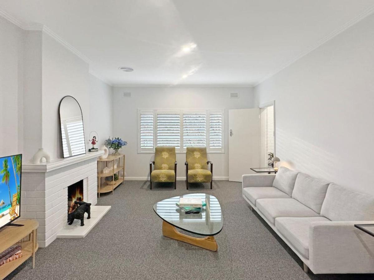 Luxurious Art Deco Abode Opposite Park Apartment *
