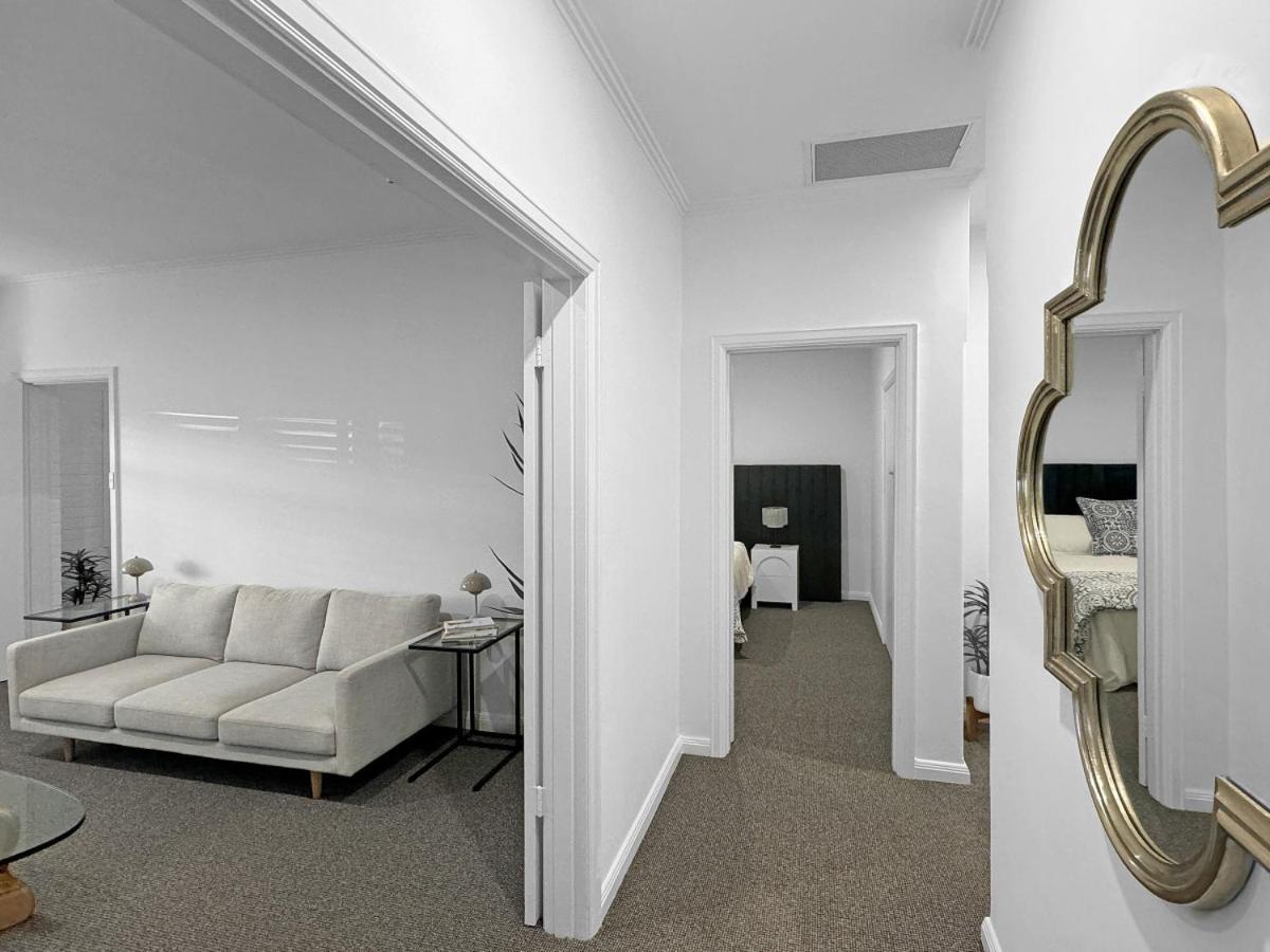 Apartment Luxurious Art Deco Abode Opposite Park Melbourne