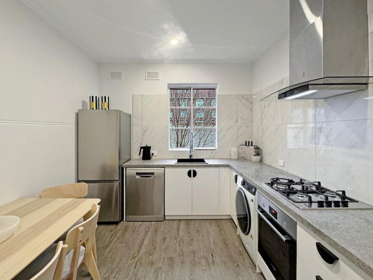 Luxurious Art Deco Abode Opposite Park * Melbourne