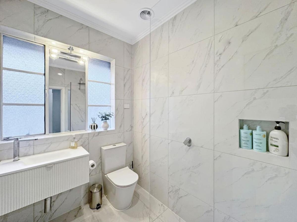 Luxurious Art Deco Abode Opposite Park Apartment *