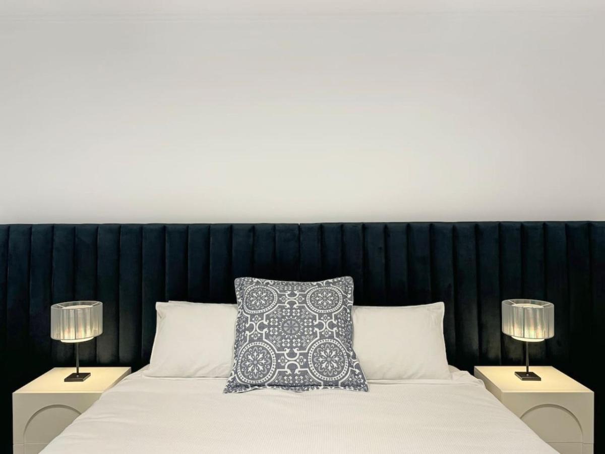 Apartment Luxurious Art Deco Abode Opposite Park Melbourne