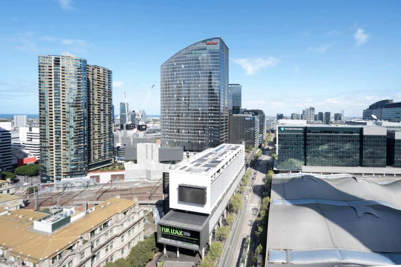 Skyline, Stunning Views