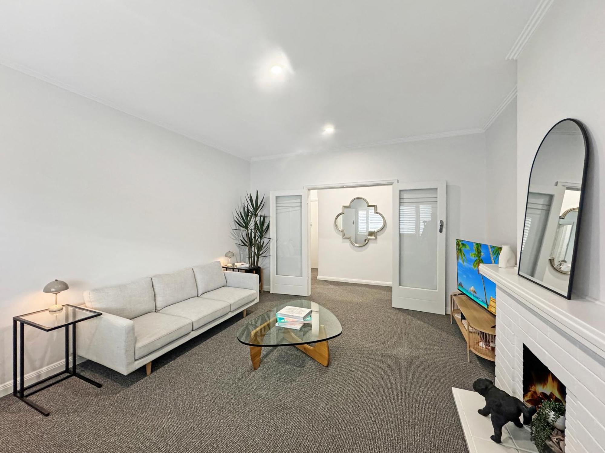 Apartment Luxurious Art Deco Abode Opposite Park