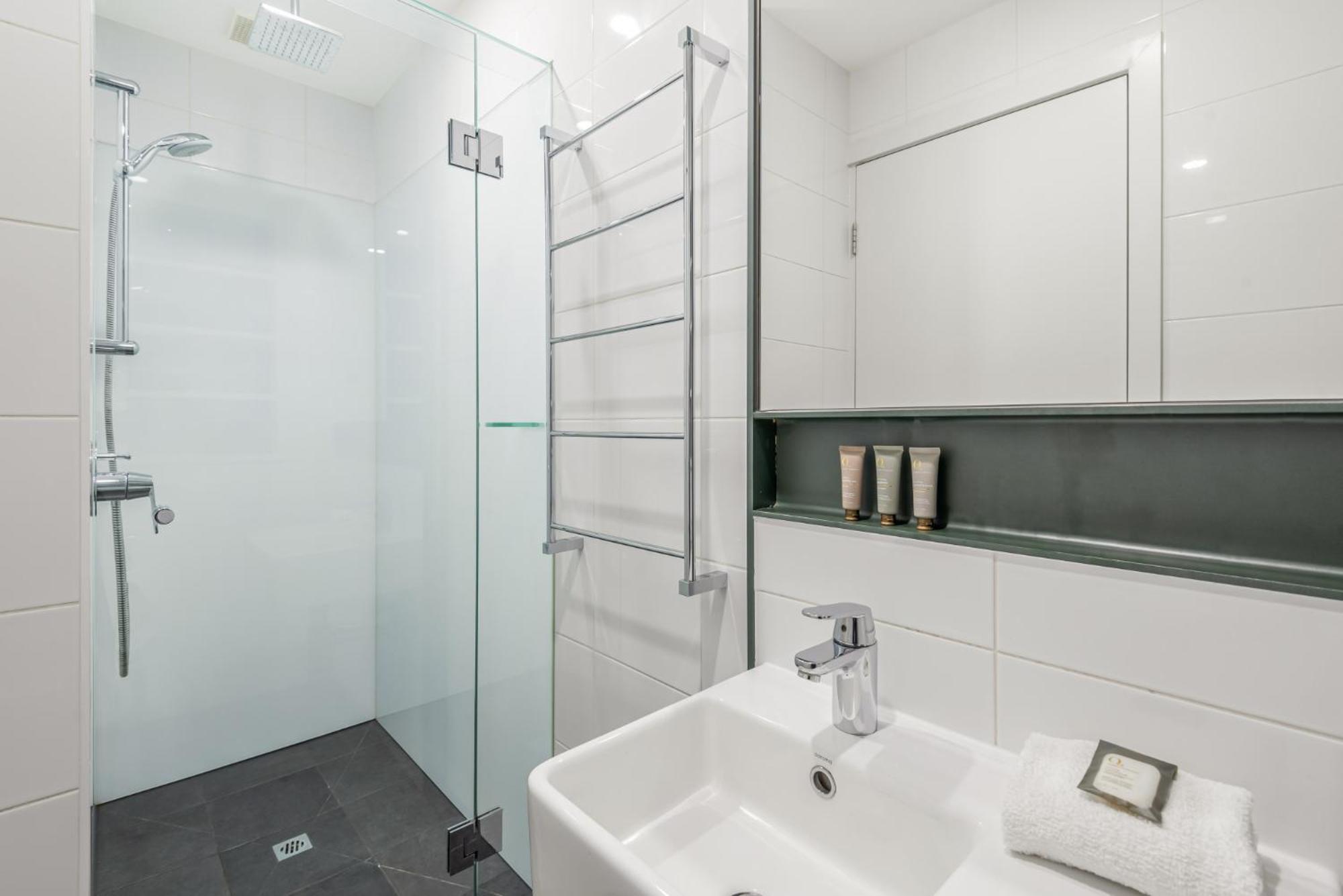 Quirky With Sleek Decor In St Kilda