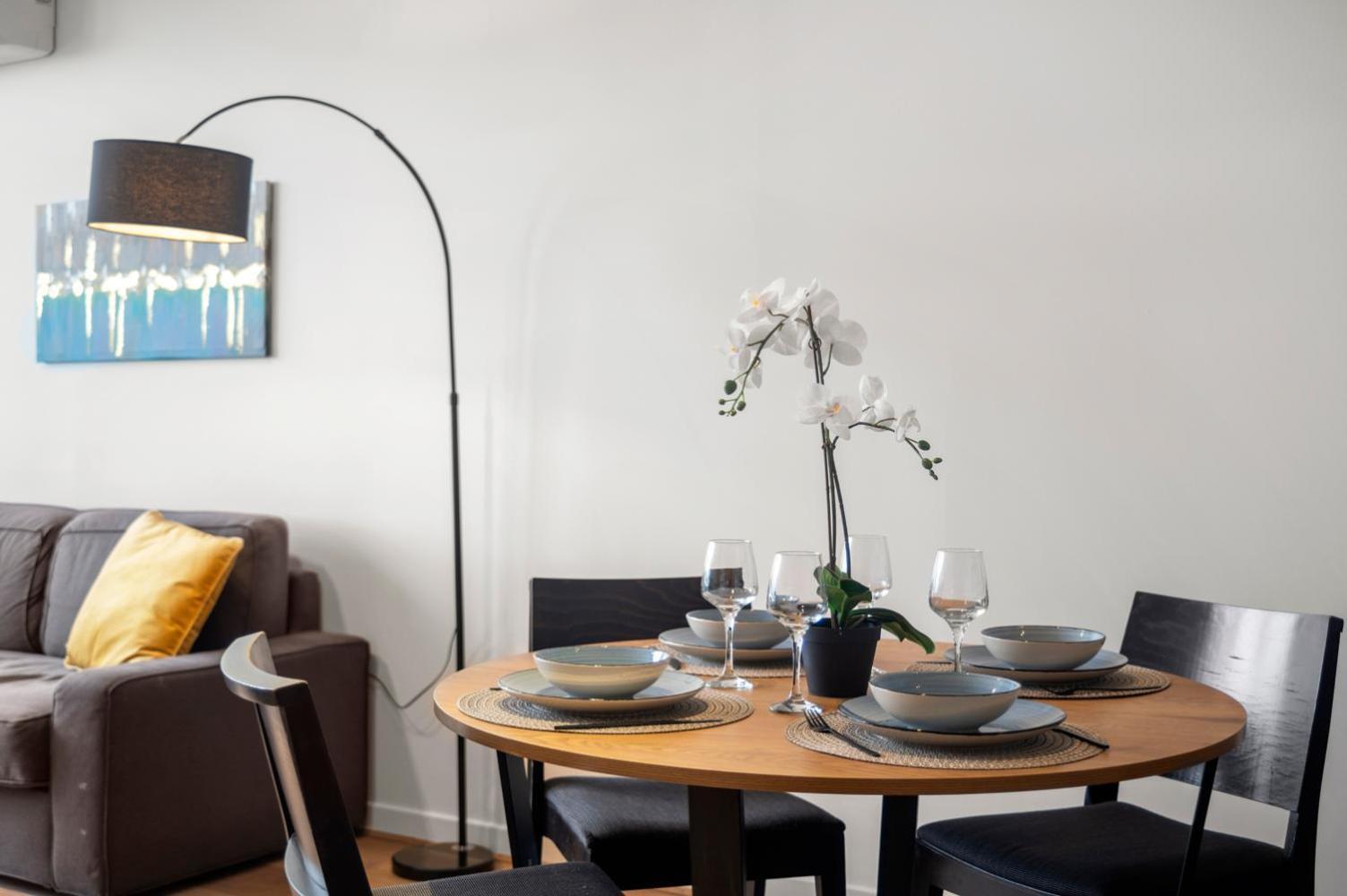 Serene Two Bedroom In Cbd With Free Parking * Melbourne