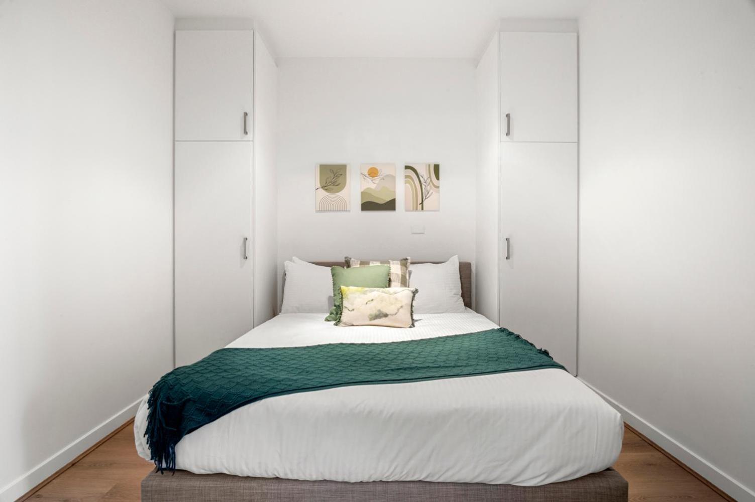 Apartment Serene Two Bedroom In Cbd With Free Parking
