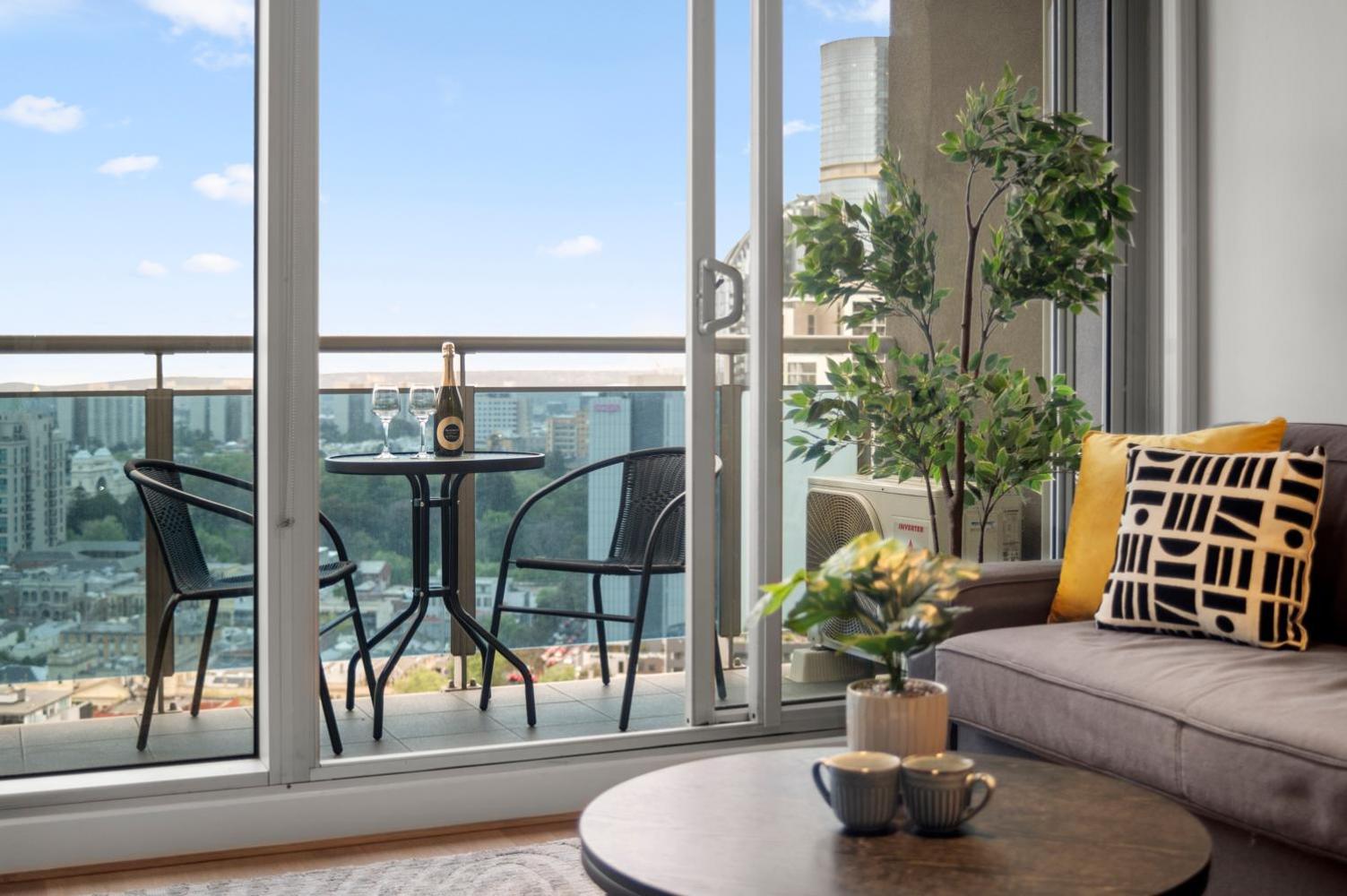 Apartment Serene Two Bedroom In Cbd With Free Parking *