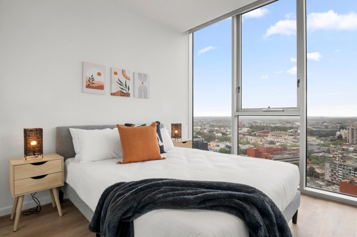Serene Two Bedroom In Cbd With Free Parking Apartment Melbourne