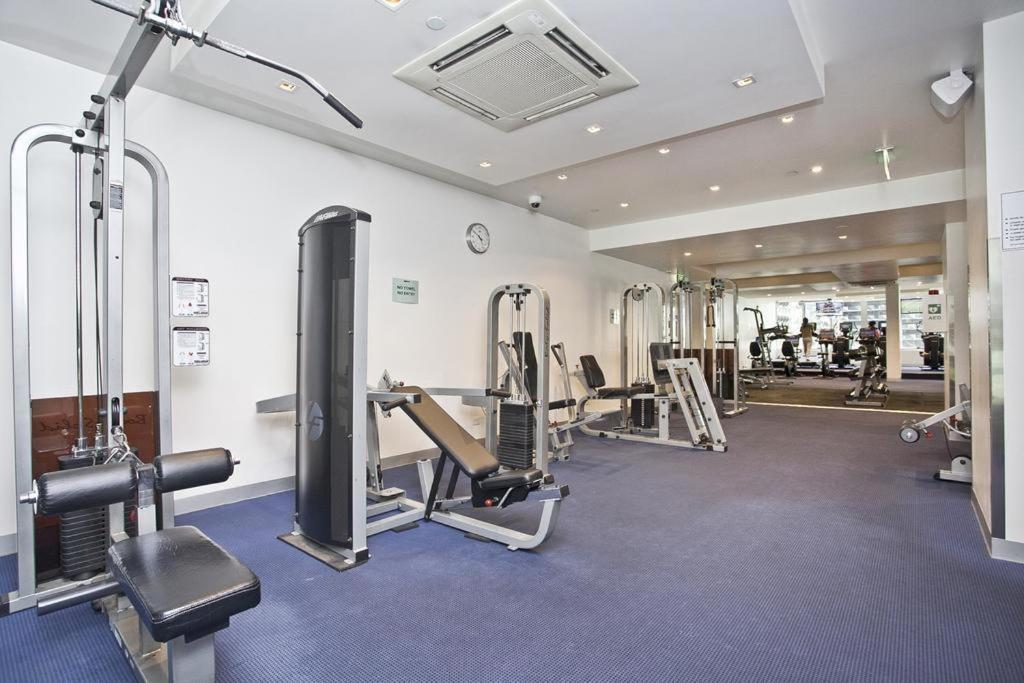 Apartment Serene Two Bedroom In Cbd With Free Parking Melbourne
