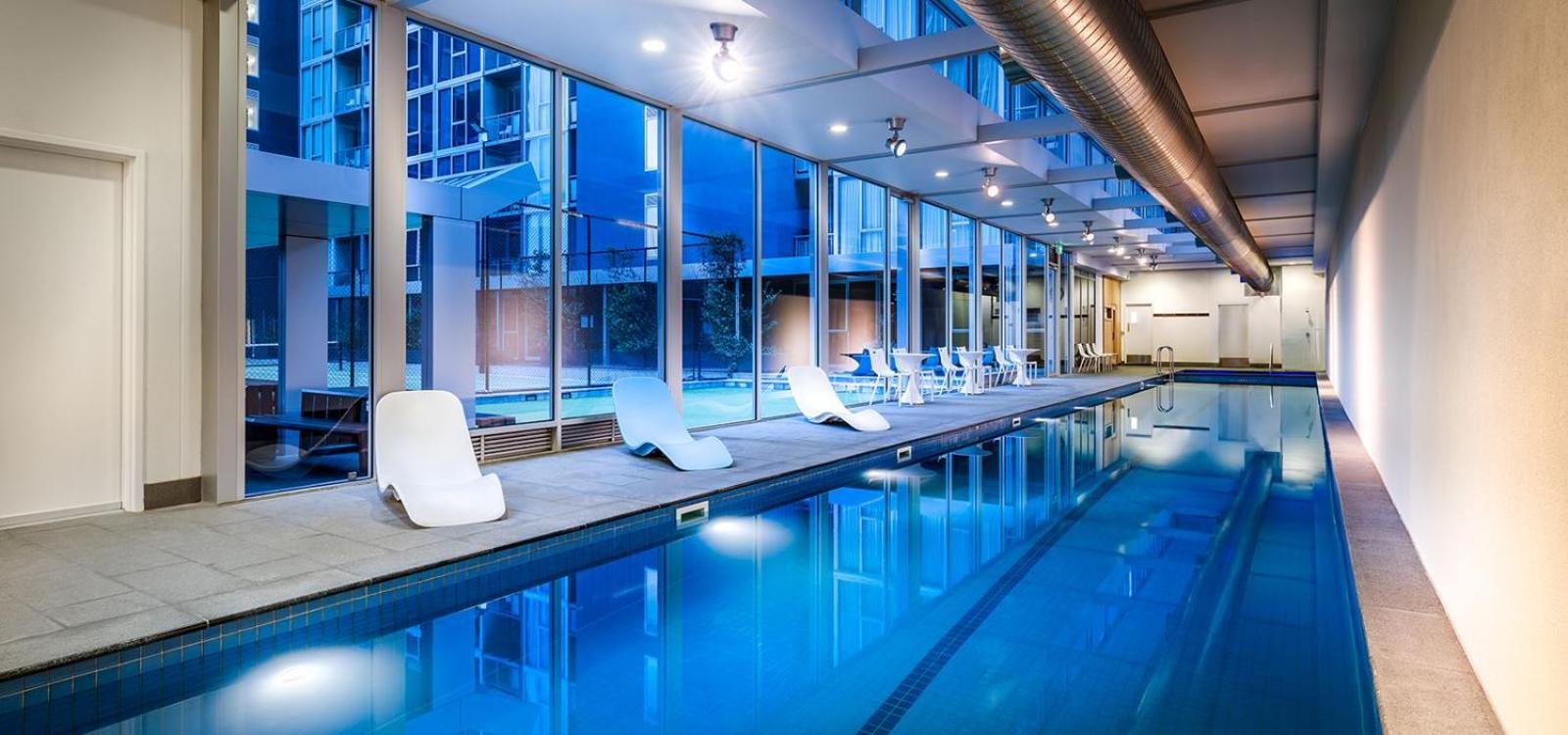 Apartment Serene Two Bedroom In Cbd With Free Parking