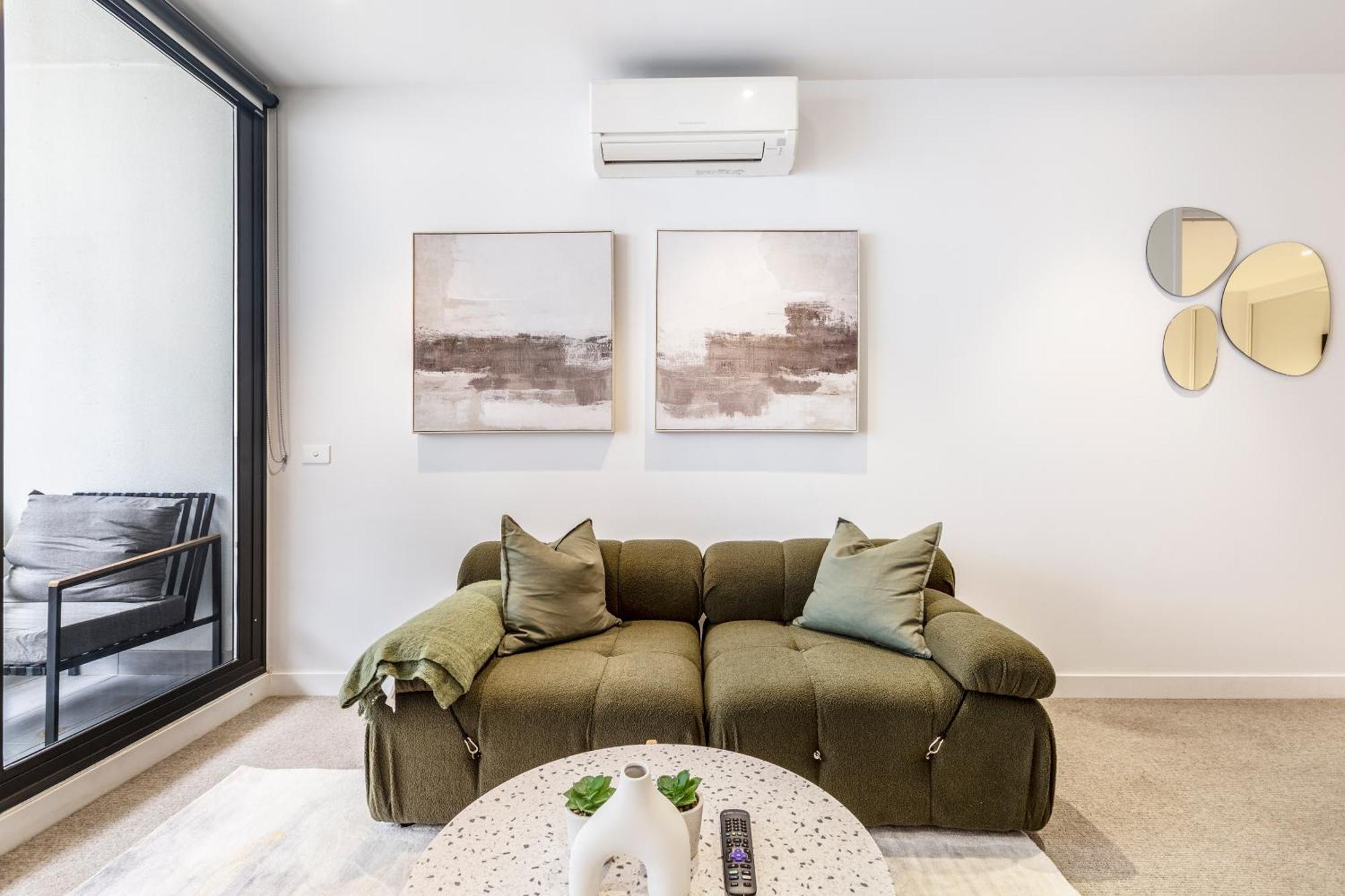 & Stylish In St Kilda W Ac, Wifi & Balcony