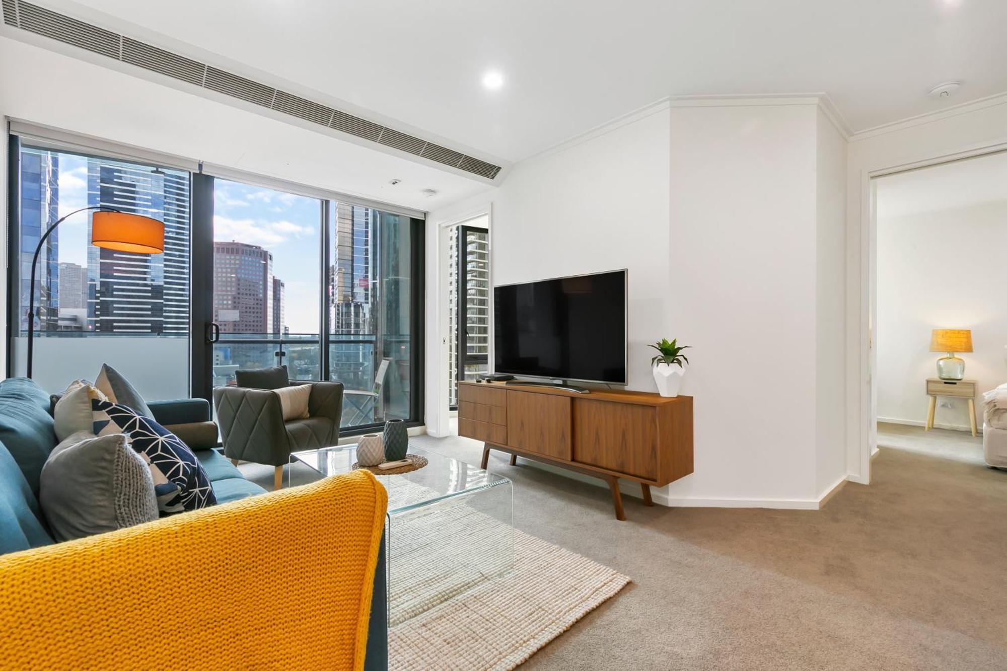 Southbank W Balcony, Pool & Parking