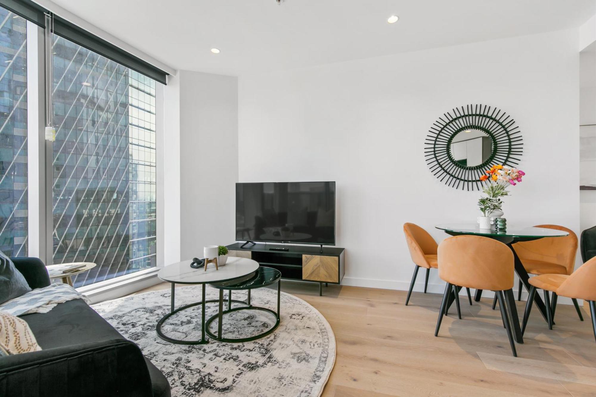 Skyhigh 2br W Stunning River Views, Gym & Pool *
