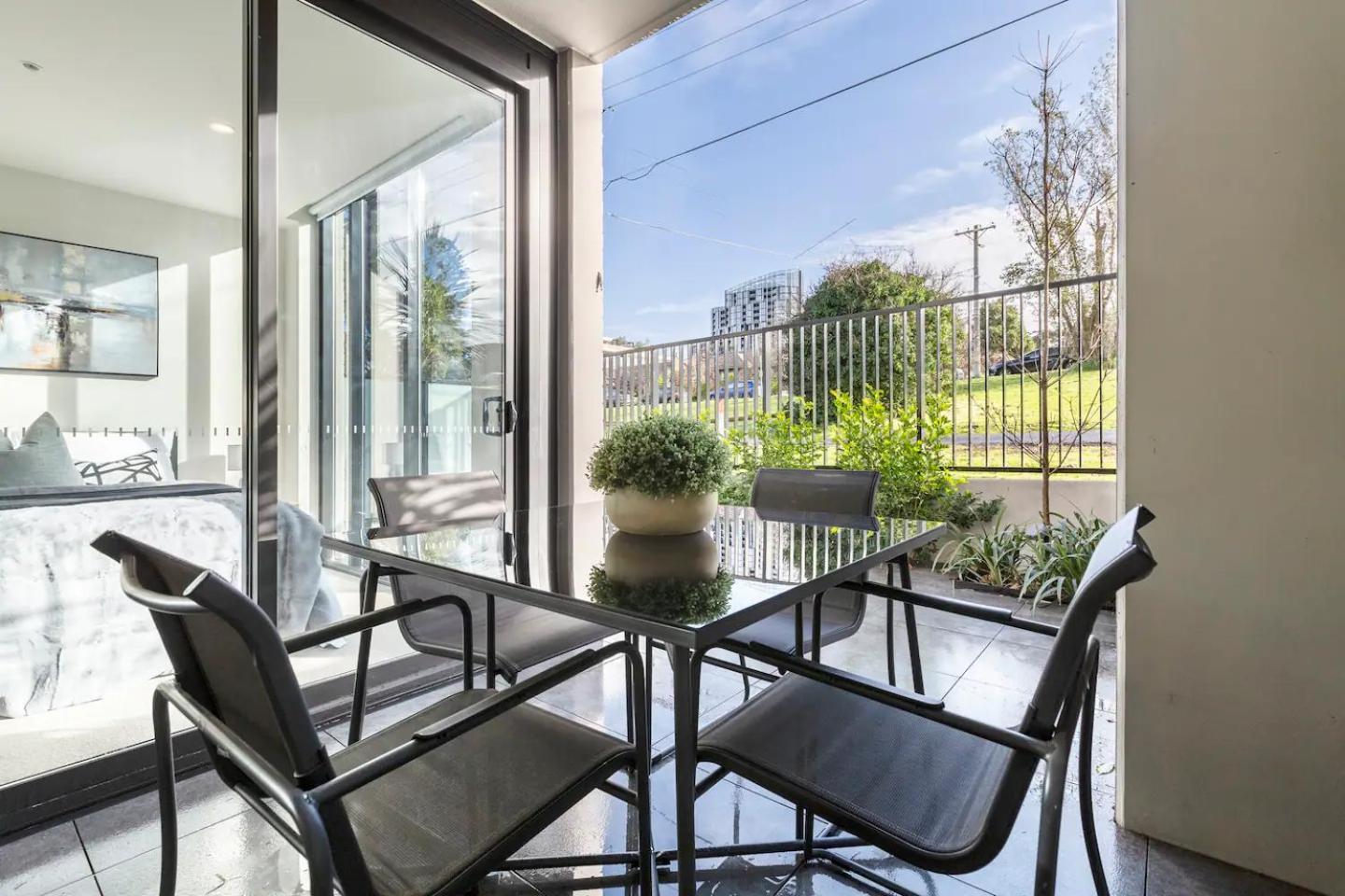 Tranquil Major Hospital Precinct W Parking Apartment *