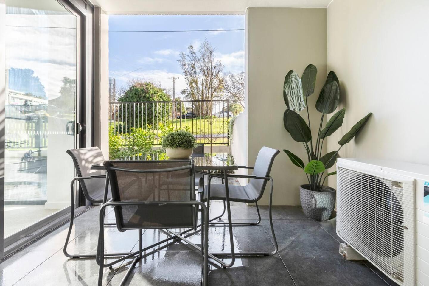 Apartment Tranquil Major Hospital Precinct W Parking