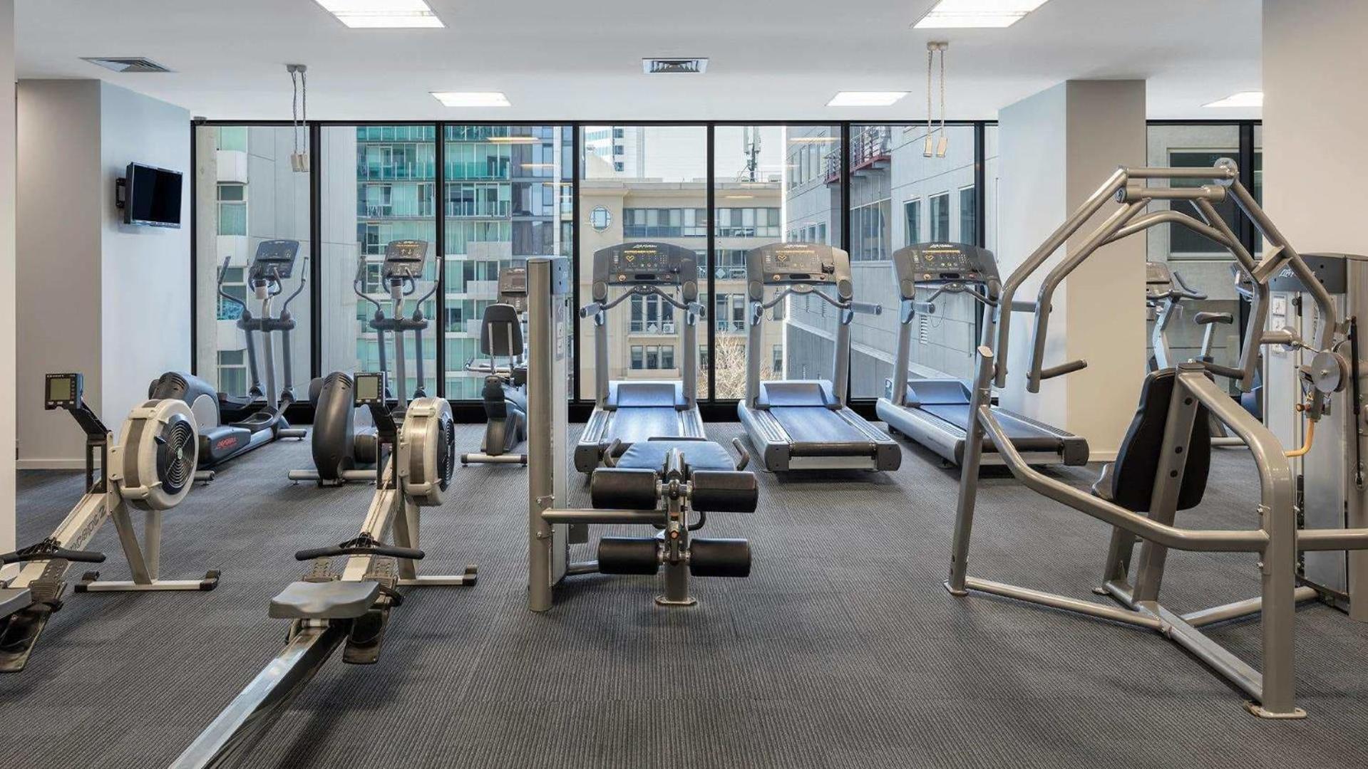 Breathtaking Views At Spacious In Cbd With Gym Apartment *