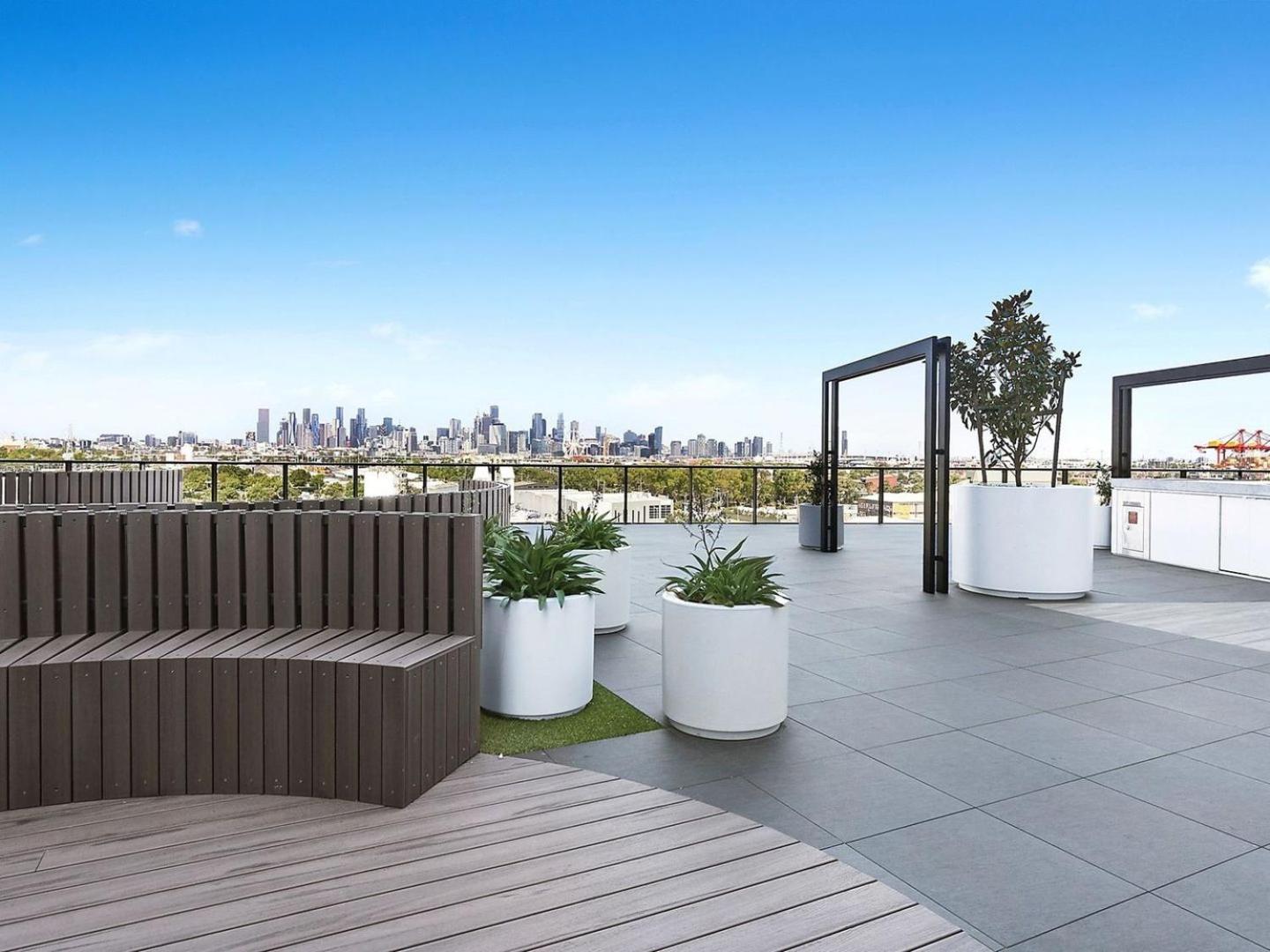 Breathtaking & River Views Huge Balcony! Apartment