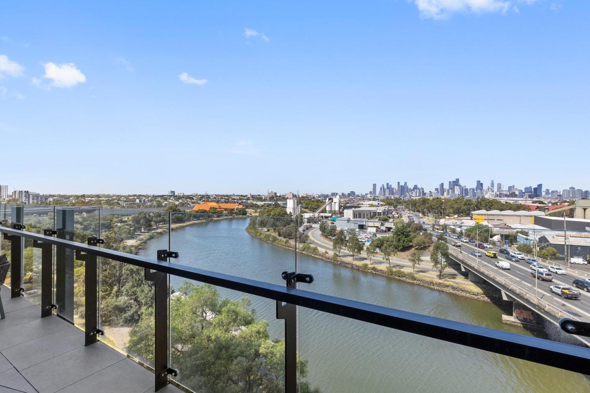 Breathtaking & River Views Huge Balcony! Apartment Melbourne