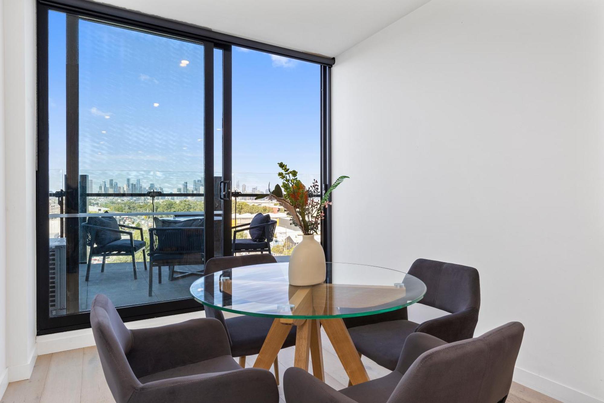 Breathtaking & River Views Huge Balcony! Melbourne