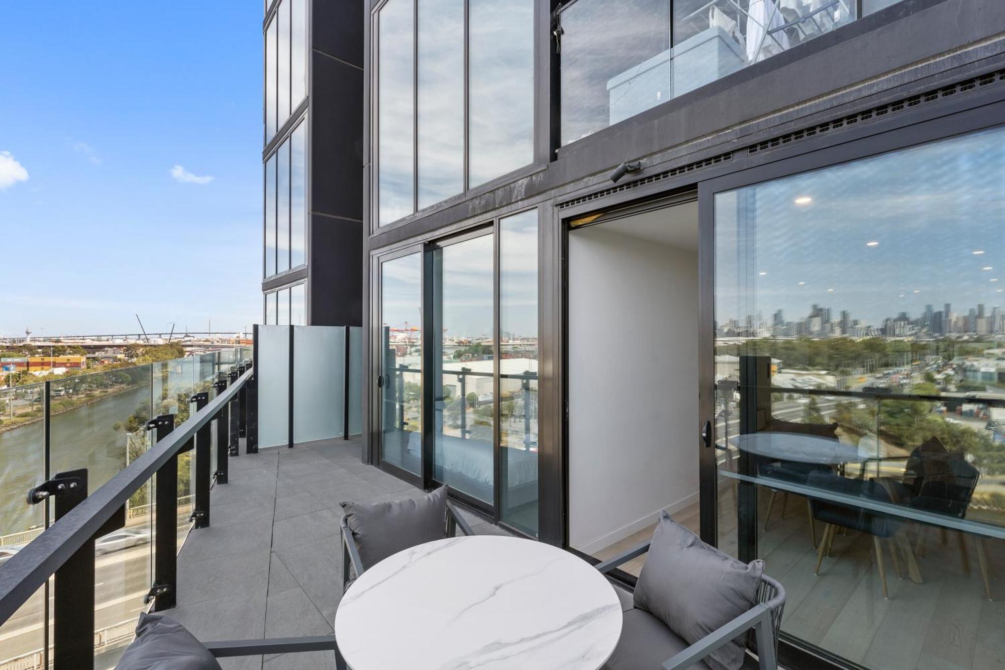 Apartment Breathtaking & River Views Huge Balcony! Melbourne