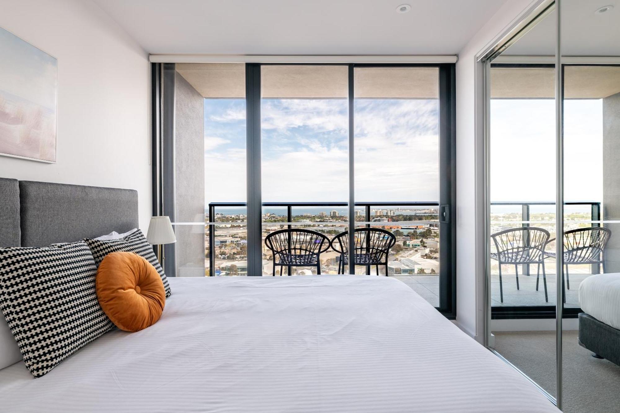 Corporate - Docklands Waterfront *