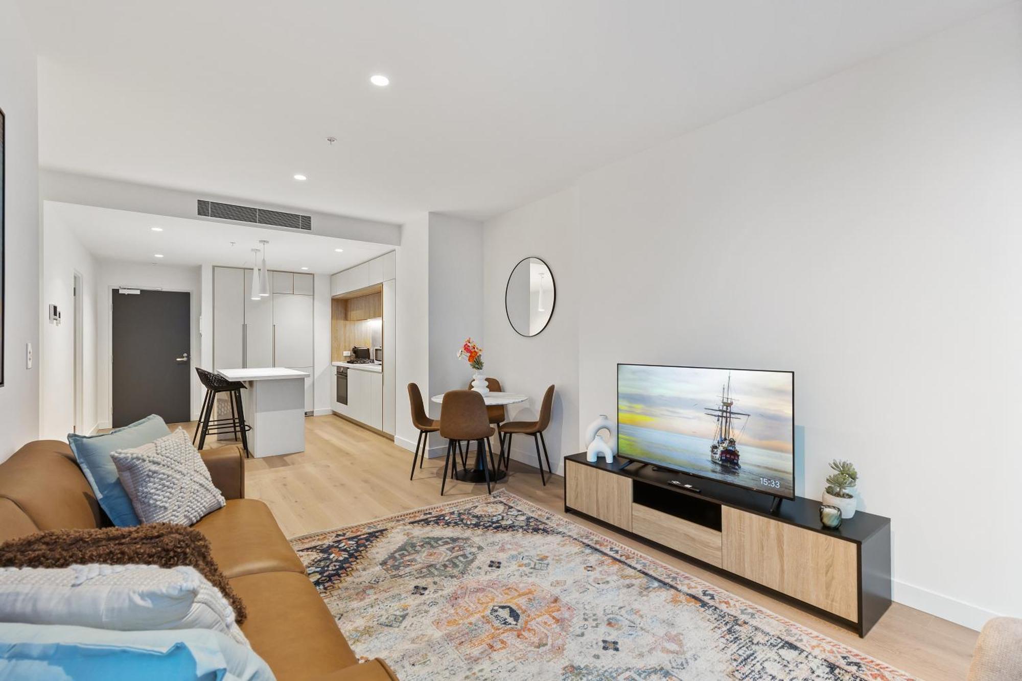 Stunning Views And Cbd Location W Pool