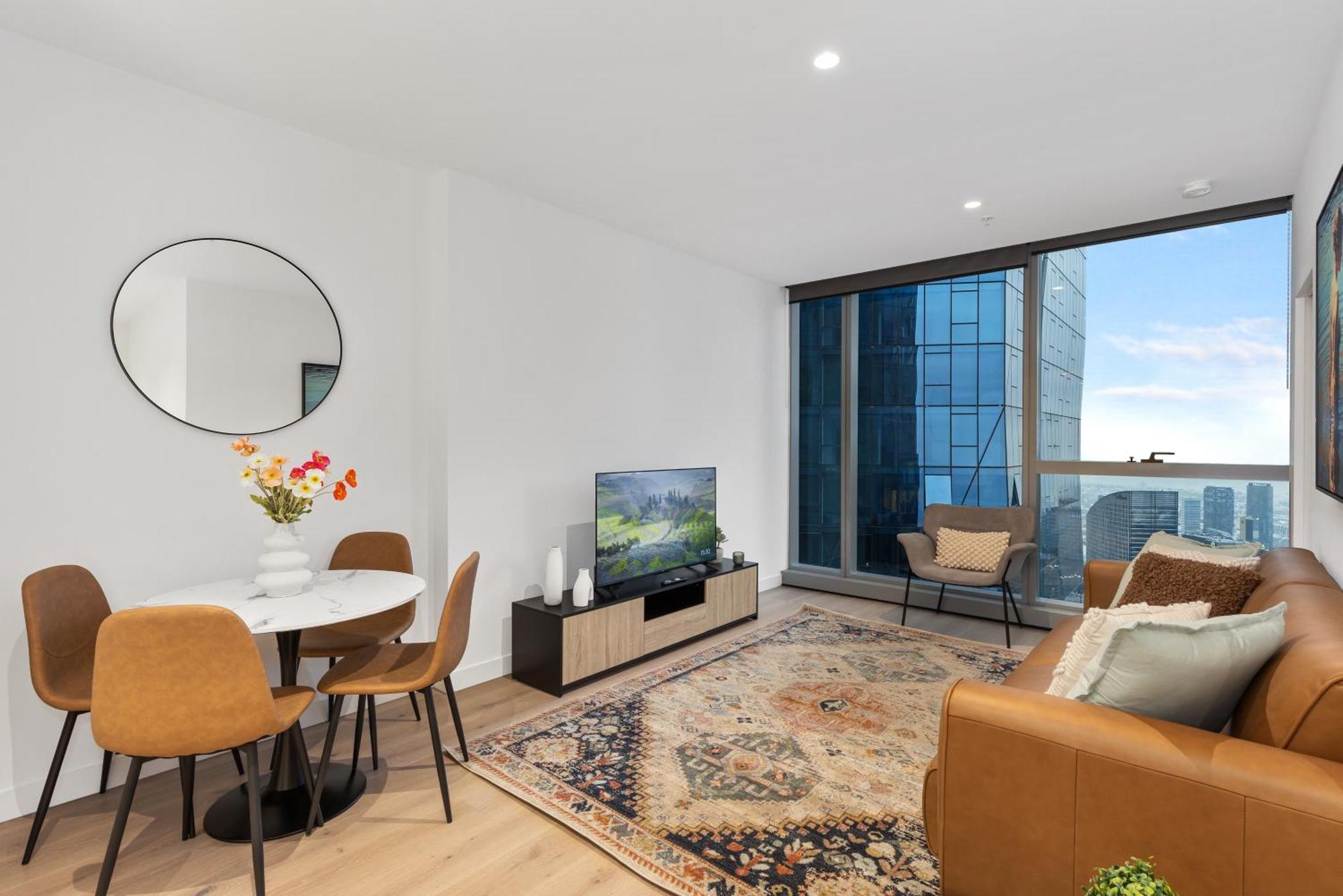 Stunning Views And Cbd Location W Pool *