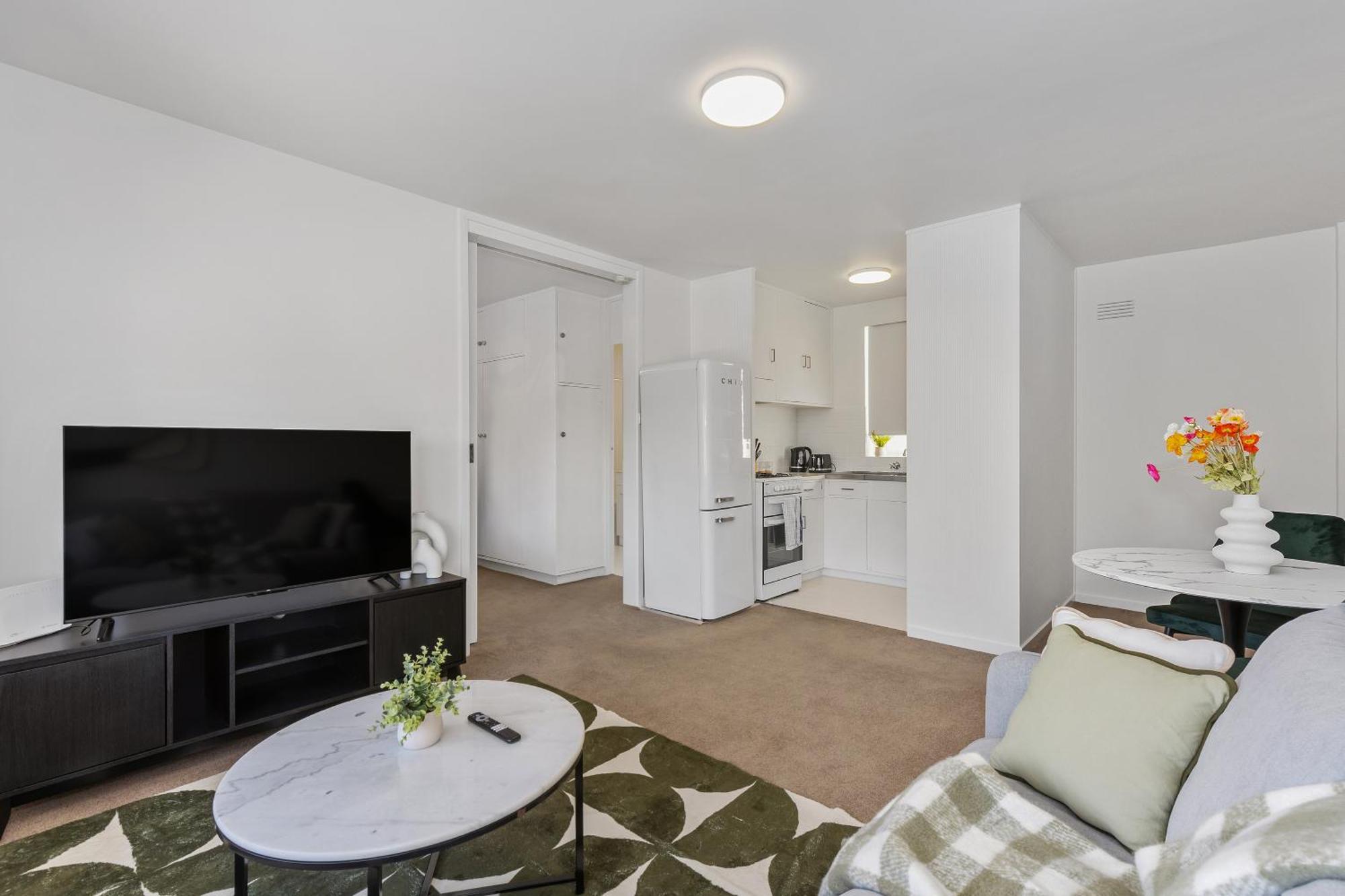 Stylish 1br Near Mcg And Rod Laver Arena W Parking *