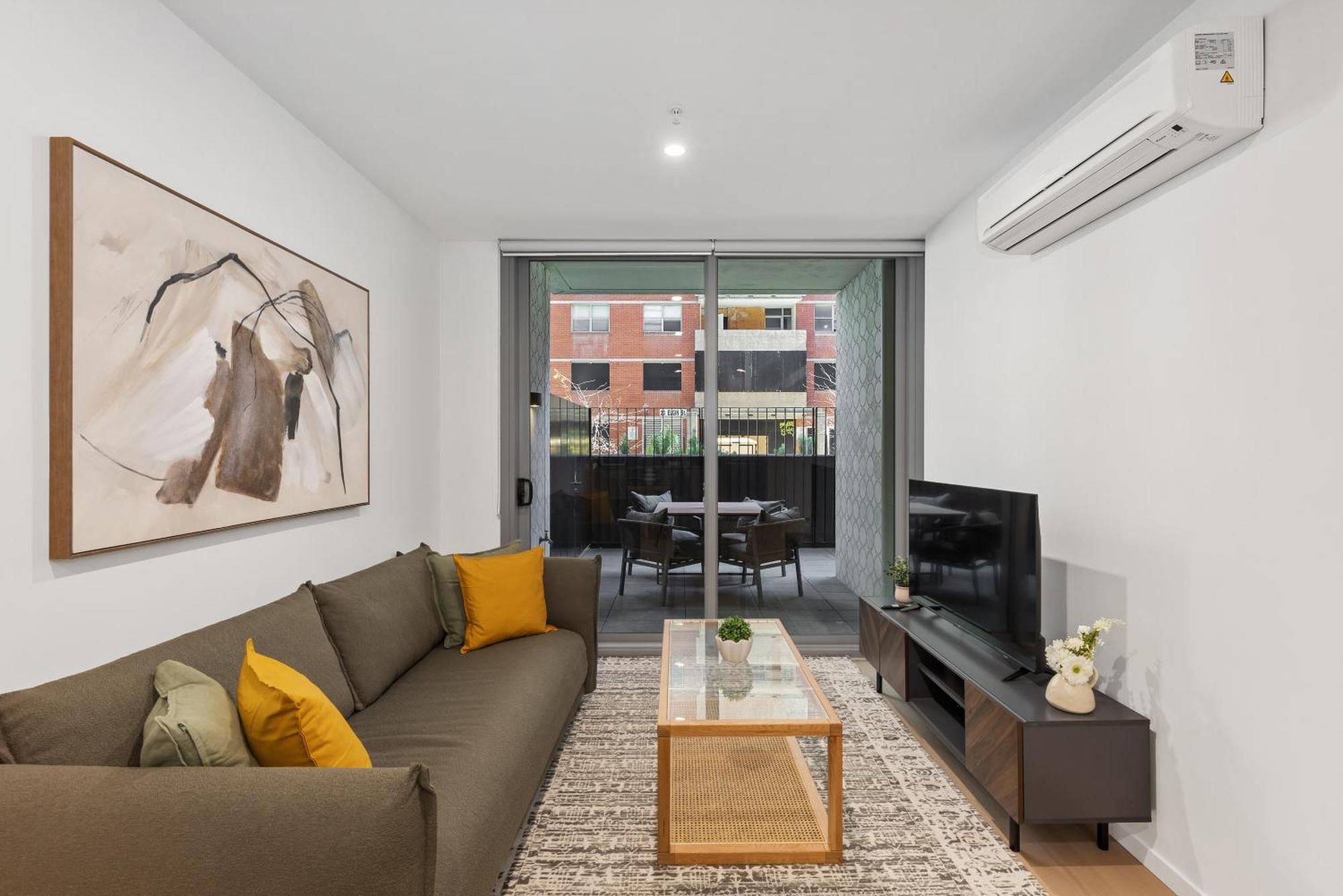 Stylish 1br In Trendy Area W Big Balcony & Parking Apartment
